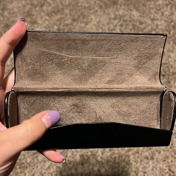 GUC Burberry Glasses Case - Picture 3 of 7